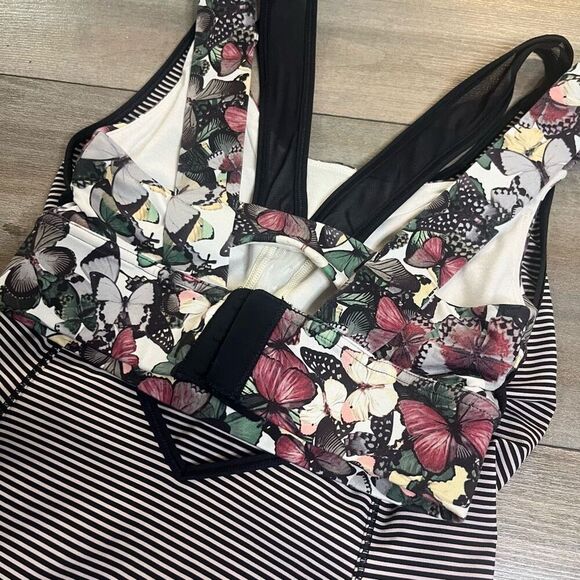 Lululemon Black Built in‎ Bra Athletic Tank Top Women 4/Small D-28 - Picture 3 of 6